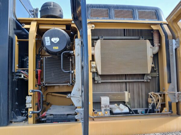 CAT 330F L Excavator - Image 10